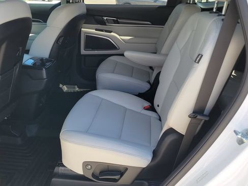 Used 2024 Kia Telluride S AWD/4WD image 8
