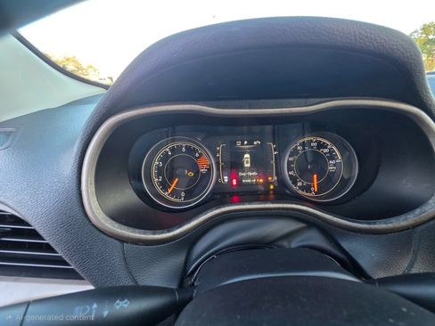 Used 2016 Jeep Cherokee Latitude FWD image 9
