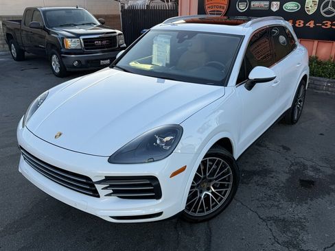 Used 2021 Porsche Cayenne AWD/4WD image 6