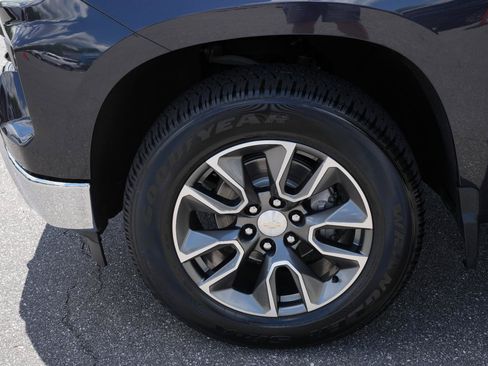Used 2022 Chevrolet Silverado 1500 LT AWD/4WD image 40