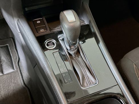 Used 2024 Nissan Kicks SR image 23