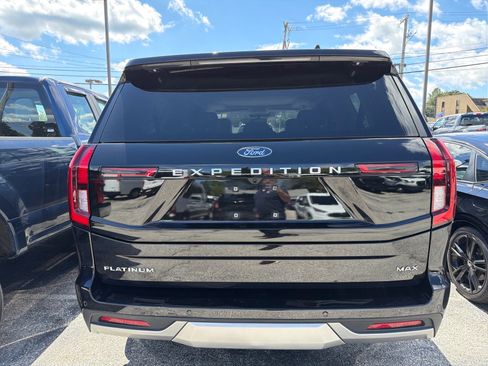 Used 2025 Ford Expedition Max Platinum AWD/4WD image 7