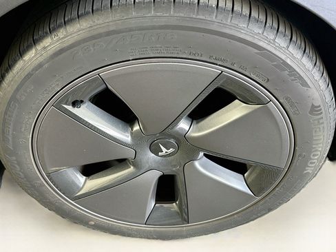 Used 2023 Tesla Model 3 Standard Range RWD image 11