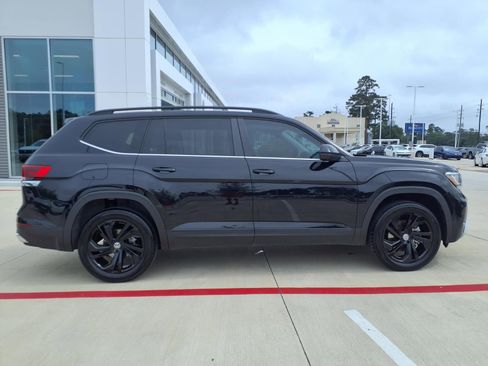 Used 2023 Volkswagen Atlas SE FWD image 3