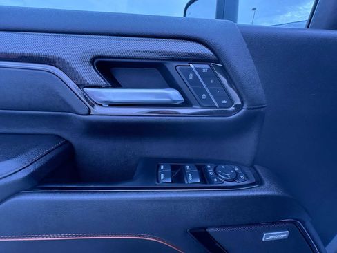 Used 2024 GMC Sierra 2500 AT4 w/ AT4 Preferred Package image 12