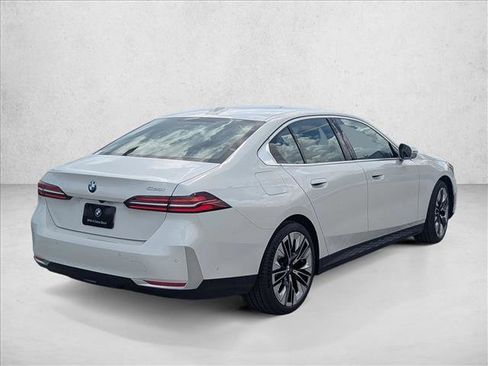 New 2026 BMW 530i image 2