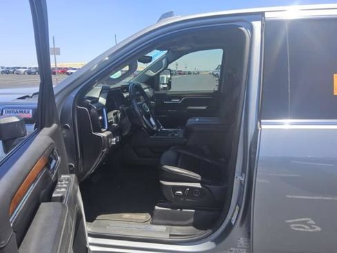 Used 2024 GMC Sierra 3500 Denali w/ Denali Reserve Package AWD/4WD image 4
