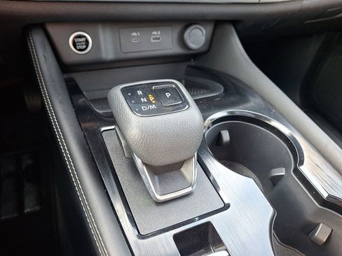 Used 2023 Nissan Rogue SL w/ SL Premium Package image 15