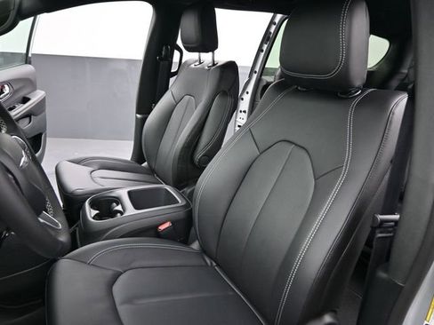 New 2026 Chrysler Voyager LX image 11