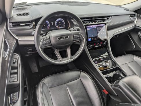 Used 2023 Jeep Grand Cherokee Limited image 21