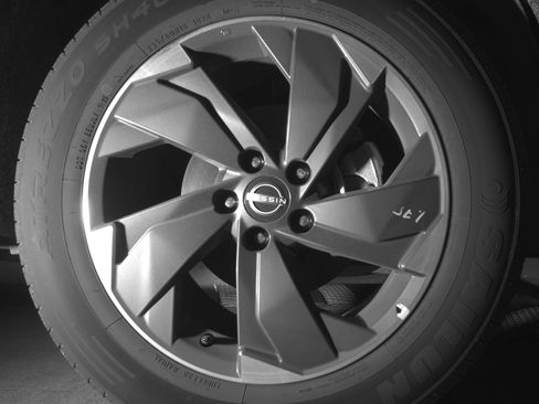 Used 2025 Nissan Rogue SV FWD image 13