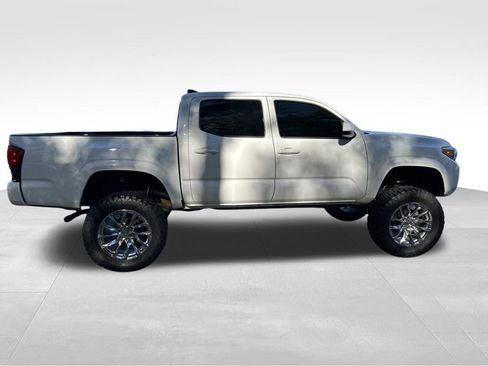 Used 2019 Toyota Tacoma SR5 image 7