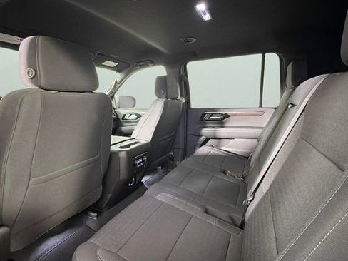 Certified 2025 Chevrolet Suburban LS RWD image 29
