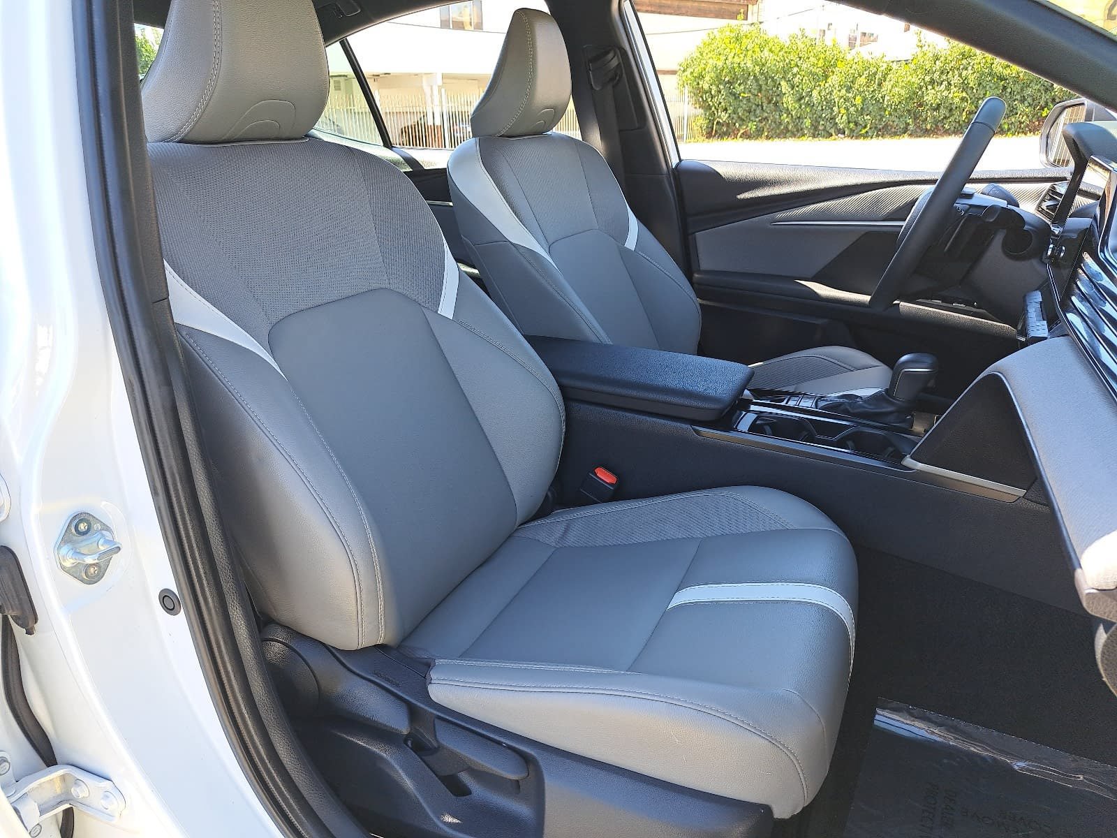 Used 2026 Toyota Camry SE FWD image 10
