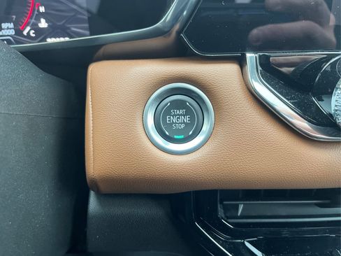 Used 2023 GMC Canyon AT4 w/ AT4 Premium Package image 30