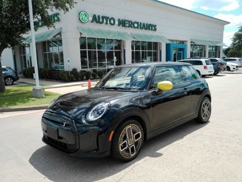 Used 2024 MINI Cooper SE FWD image 1