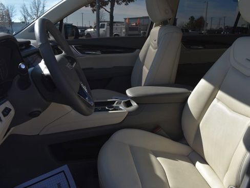 Used 2024 Cadillac XT6 Premium Luxury w/ Technology Package image 15