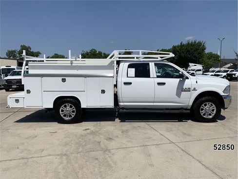 Used 2018 RAM 3500 Tradesman w/ Chrome Appearance Group RWD image 5