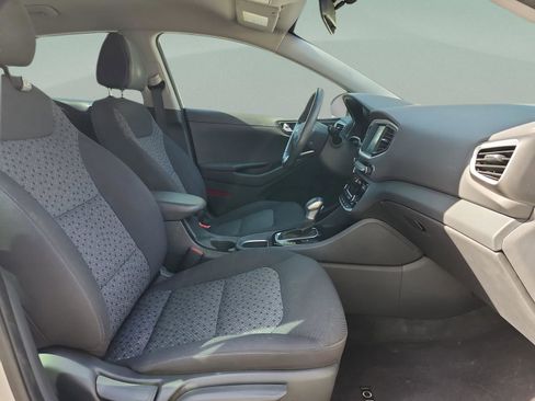 Used 2017 Hyundai Ioniq SEL image 17