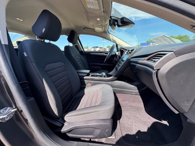 Used 2020 Ford Fusion SE FWD image 12