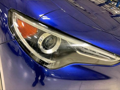 Used 2022 Alfa Romeo Stelvio Sprint image 25