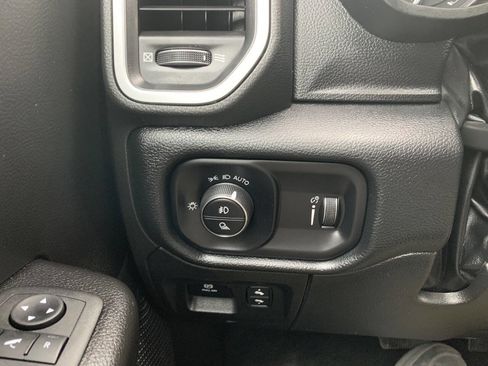 Used 2022 RAM 1500 Big Horn AWD/4WD image 12