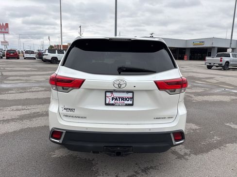 Used 2018 Toyota Highlander Limited image 4