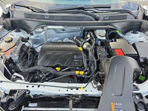 Used 2024 Buick Envista Preferred w/ Advanced Safety Package image 18