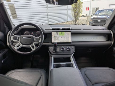 Certified 2025 Land Rover Defender 110 S AWD/4WD image 29