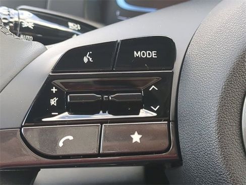 Certified 2025 Hyundai Elantra Sport image 21