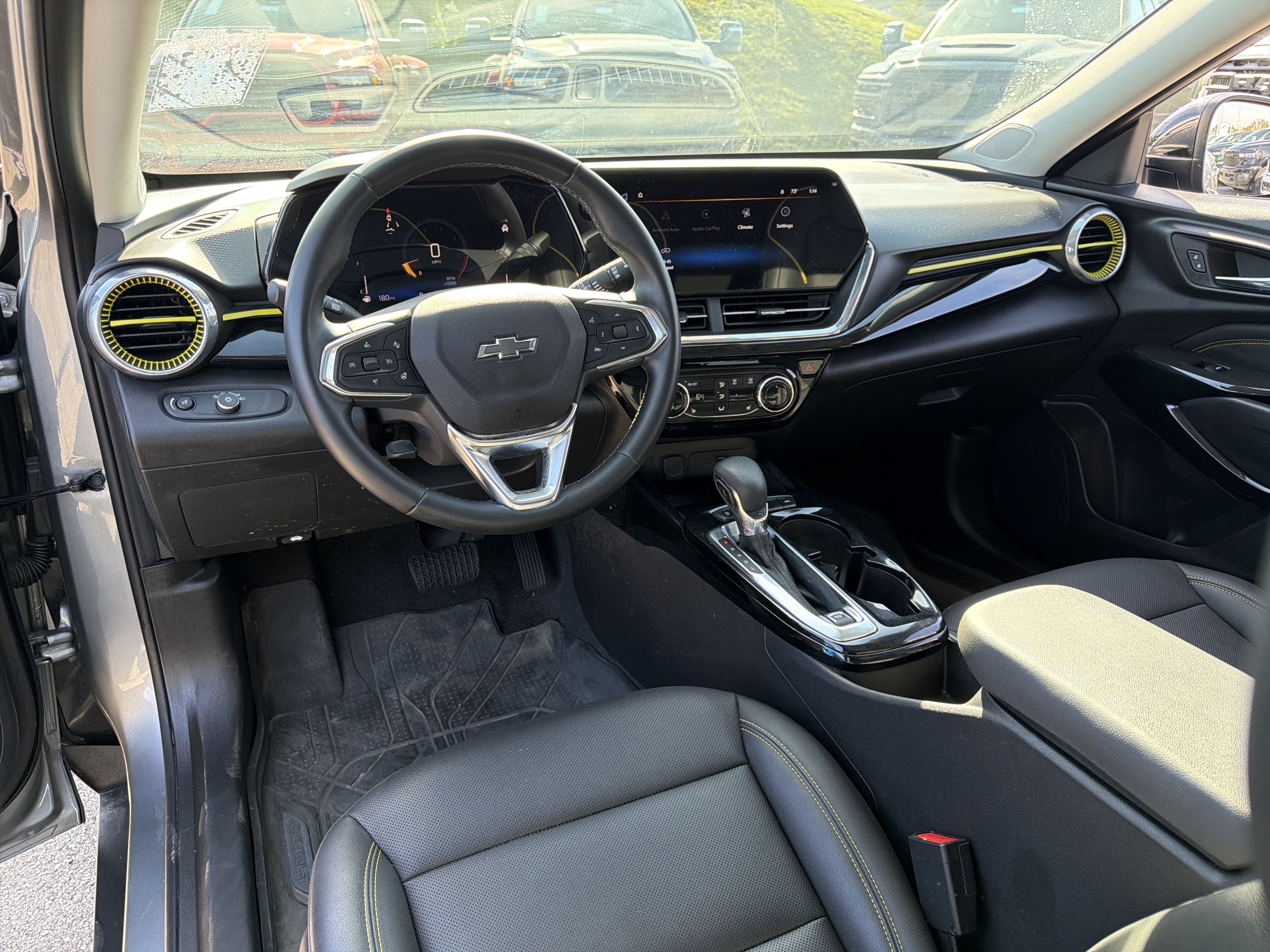 Used 2025 Chevrolet Trax ACTIV w/ Sunroof Package FWD image 18
