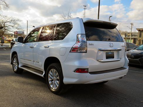Used 2016 Lexus GX 460 w/ Premium Package image 9