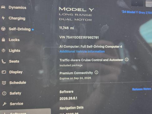Used 2024 Tesla Model Y Long Range AWD/4WD image 18