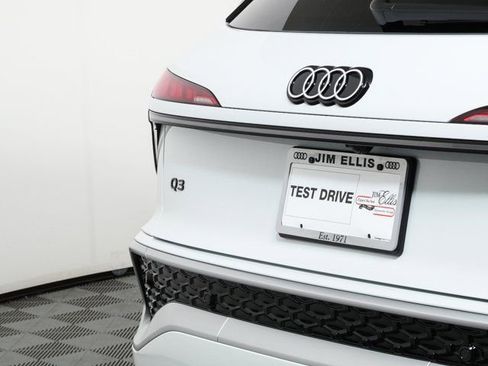 New 2026 Audi Q3 quattro 2.0T image 36