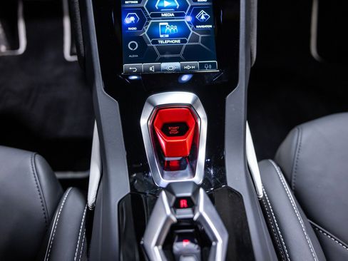 Used 2022 Lamborghini Huracan EVO RWD image 41
