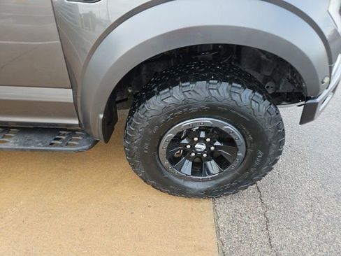 Used 2018 Ford F150 Raptor w/ Equipment Group 802A Luxury image 9