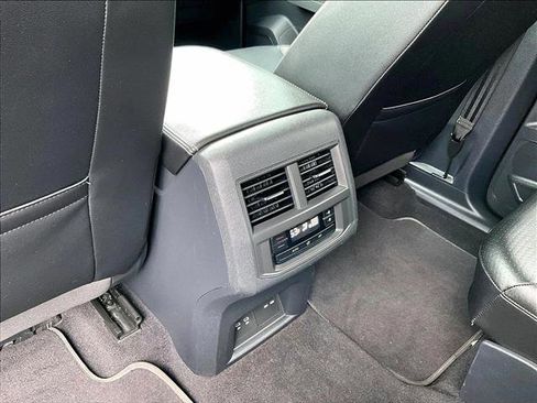 Used 2022 Volkswagen Atlas SE FWD image 22