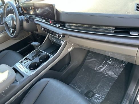 New 2026 Kia Carnival EX image 25
