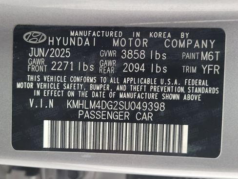 Used 2025 Hyundai Elantra Sport FWD image 33