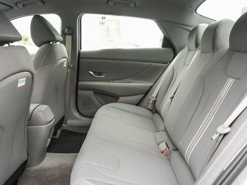 Certified 2025 Hyundai Elantra Sport image 19