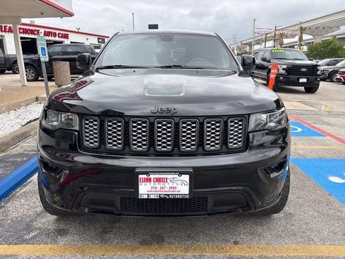 Used 2021 Jeep Grand Cherokee Laredo X RWD image 2