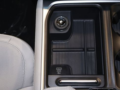 New 2026 Ford Expedition Platinum w/ Platinum Ultimate Package AWD/4WD image 31