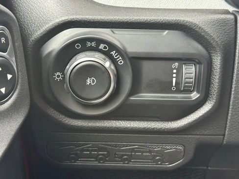 Used 2025 Jeep Wrangler Unlimited Sport AWD/4WD image 18