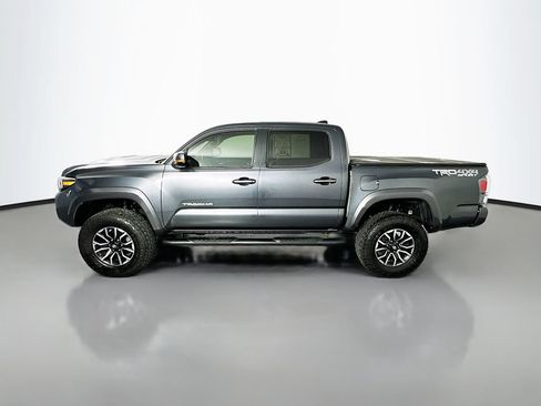 Used 2022 Toyota Tacoma TRD Sport AWD/4WD image 4