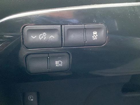 Used 2017 Toyota Prius Prime Premium w/ Carpet Mat Package image 23