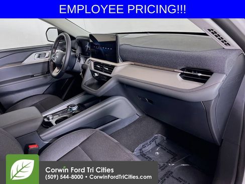 New 2026 Ford Explorer Active AWD/4WD image 30