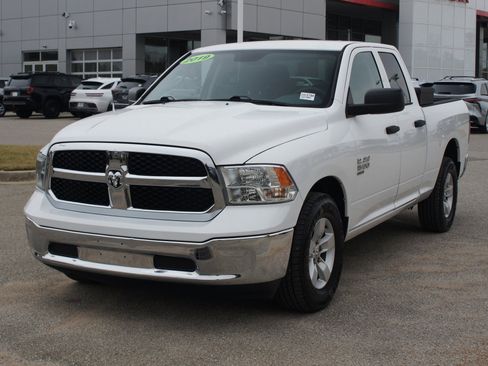 Used 2019 RAM 1500 Tradesman w/ Chrome Plus Package image 2