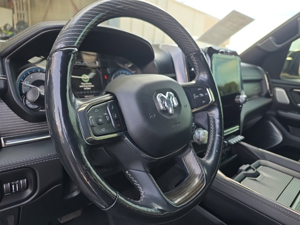 Used 2020 RAM 1500 Limited w/ Black Appearance Package AWD/4WD image 8