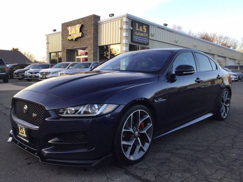 Used 2018 Jaguar XE R-Sport image 1