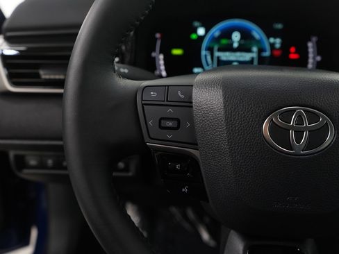 Used 2025 Toyota Camry LE image 16